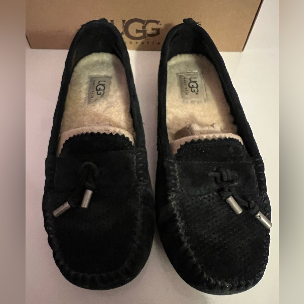 UGG Roni Perf shoe
